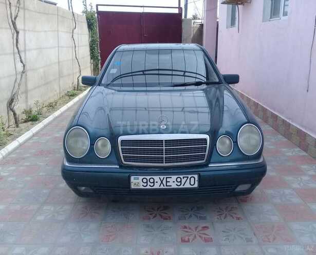 Mercedes E 240 1999, 202,000 km - 2.4 l - Bakı