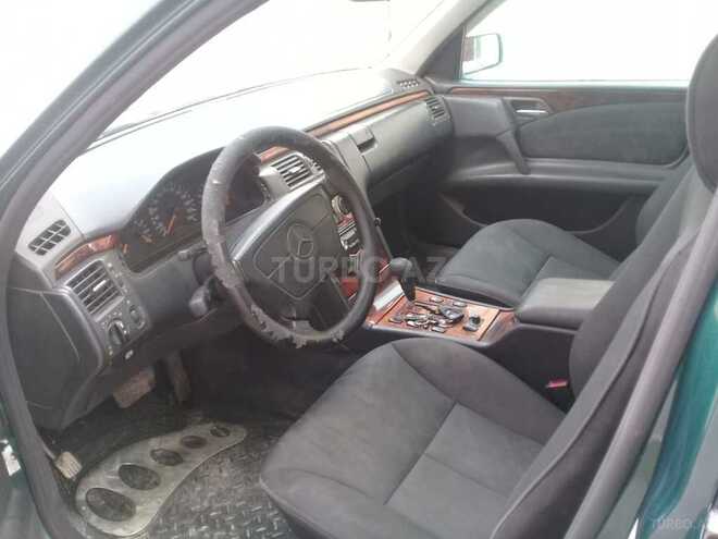 Mercedes E 240 1999, 202,000 km - 2.4 l - Bakı