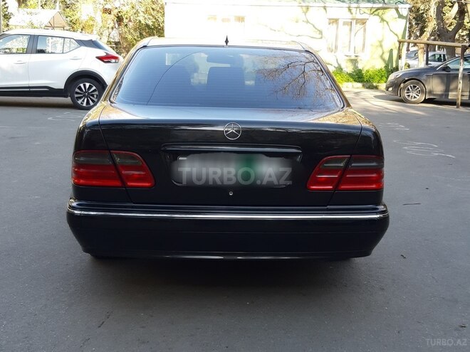 Mercedes E 240 2001, 298,000 km - 2.4 l - Bakı