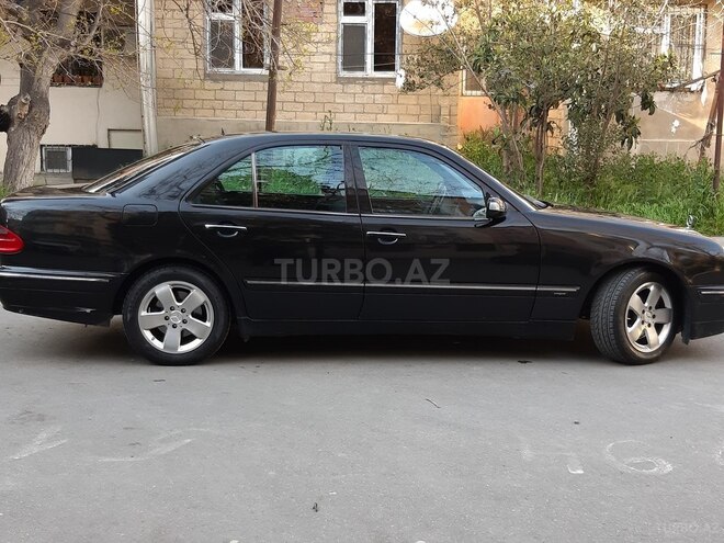 Mercedes E 240 2001, 298,000 km - 2.4 l - Bakı
