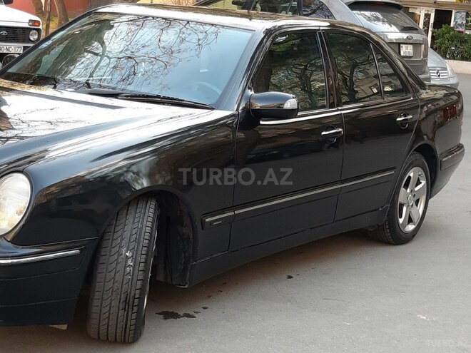Mercedes E 240 2001, 298,000 km - 2.4 l - Bakı