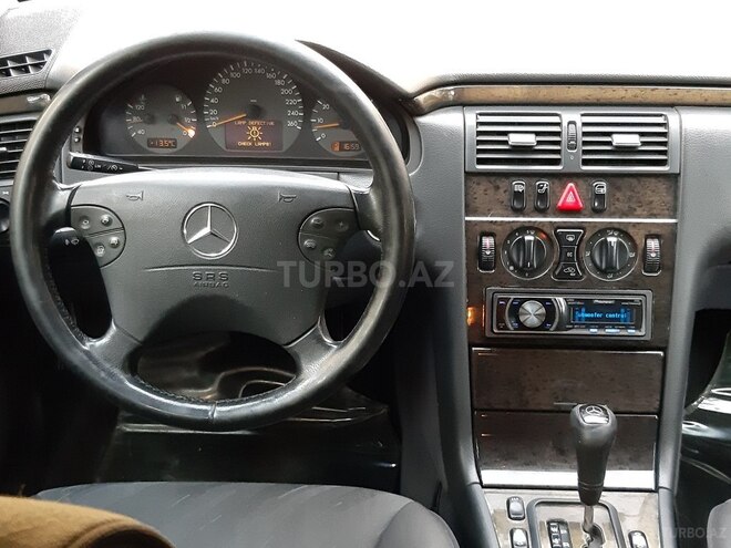 Mercedes E 240 2001, 298,000 km - 2.4 l - Bakı