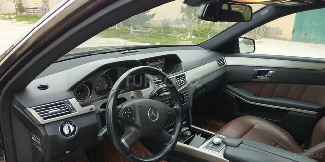 Mercedes E 350 2009, 174,000 km - 3.5 l - Sumqayıt