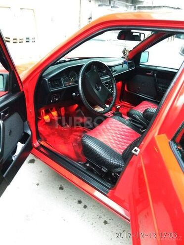 Mercedes 190 1986, 320,000 km - 2.0 l - Qəbələ