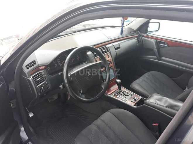 Mercedes E 220 1998, 401,000 km - 2.2 l - Bakı