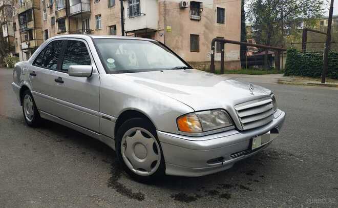 Mercedes C 220 2000, 400,000 km - 2.2 л - Bakı