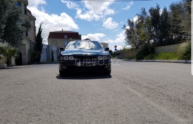 BMW 523 1997, 270,000 km - 2.5 l - Bakı