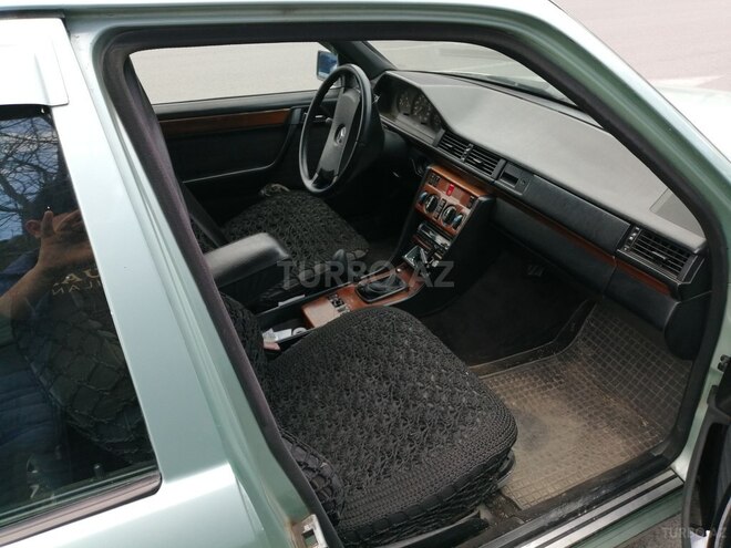Mercedes E 300 1991, 733,672 km - 3.0 l - Bakı