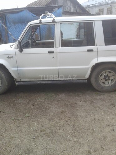 Isuzu  1986, 300,000 km - 2.3 l - Quba