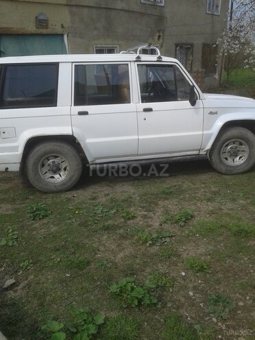 Isuzu  1986, 300,000 km - 2.3 l - Quba