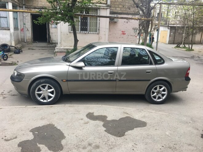 Opel Vectra 1996, 283,300 km - 1.8 л - Bakı