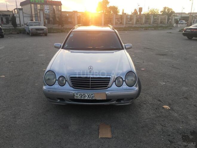 Mercedes E 220 2001, 304,600 km - 2.2 l - Bakı