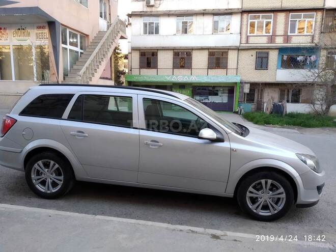 Opel Astra 2006, 204,000 km - 1.3 л - Bakı