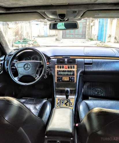 Mercedes E 320 1998, 412,000 km - 3.2 l - Bakı
