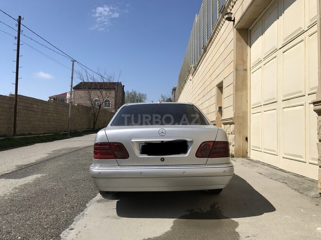 Mercedes E 240 1999, 399,000 km - 2.4 l - Bakı