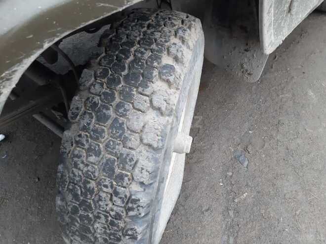 UAZ 469 1991, 1,800,000 km - 2.4 l - Quba