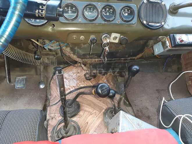 UAZ 469 1991, 1,800,000 km - 2.4 l - Quba