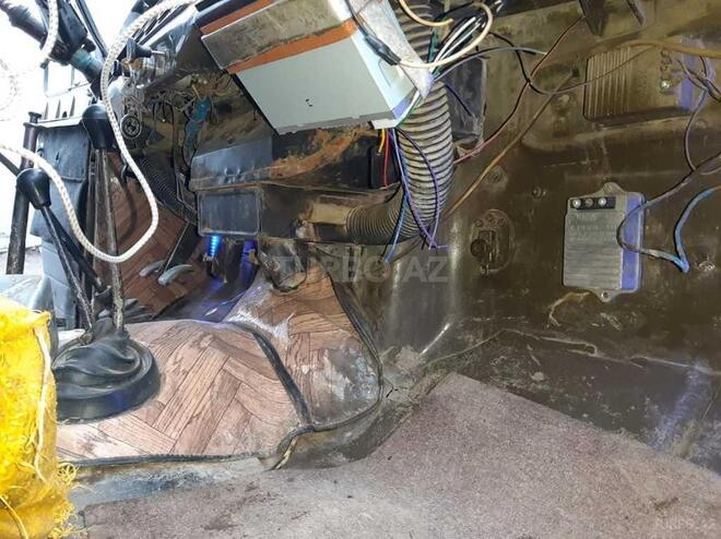 UAZ 469 1991, 1,800,000 km - 2.4 l - Quba
