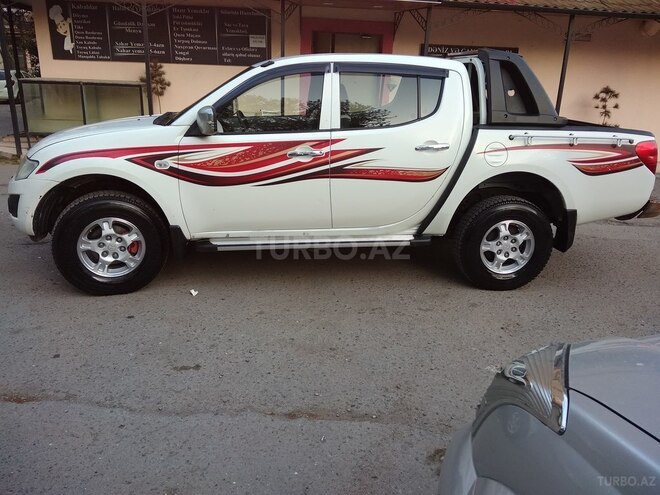 Mitsubishi L200 2011, 180,000 km - 0.3 l - Bakı