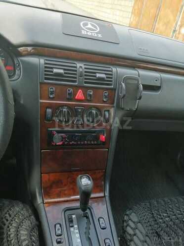 Mercedes E 230 1996, 365,000 km - 2.3 l - Şəki