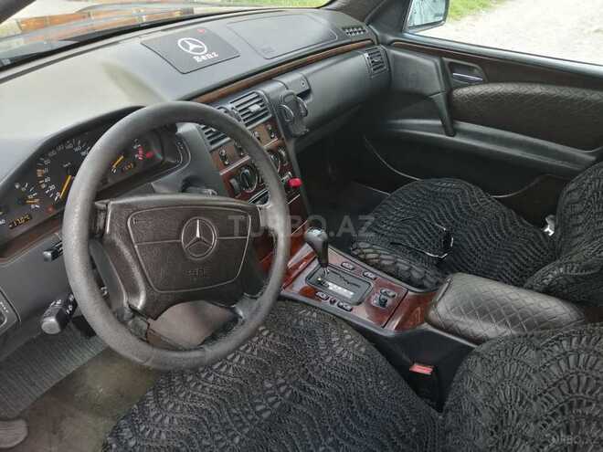 Mercedes E 230 1996, 365,000 km - 2.3 l - Şəki