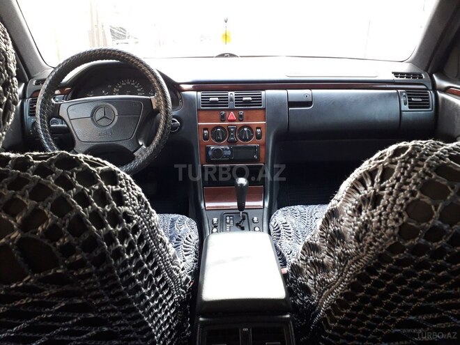 Mercedes E 230 1996, 309,000 km - 2.3 l - Bakı