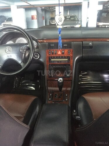 Mercedes E 320 2000, 298,000 km - 3.2 л - Bakı
