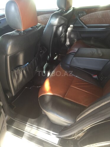 Mercedes E 320 2000, 298,000 km - 3.2 л - Bakı