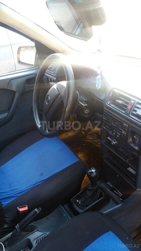 Opel Vectra 1991, 300,000 km - 1.8 l - Sumqayıt