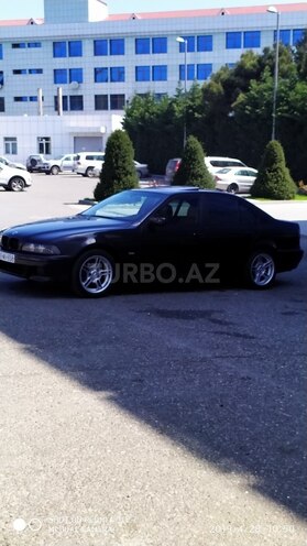 BMW 528 1999, 425,000 km - 2.8 l - Bakı