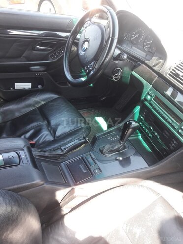 BMW 525 2001, 233,300 km - 2.5 l - Bakı