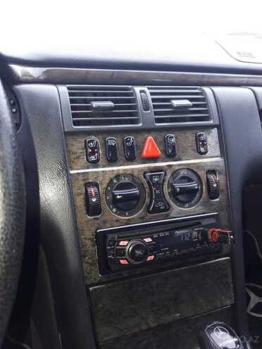 Mercedes E 240 1997, 258 km - 2.4 l - Bərdə