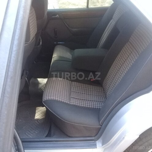 Mercedes E 220 1993, 250,000 km - 2.2 l - Sumqayıt