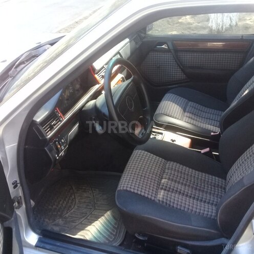 Mercedes E 220 1993, 250,000 km - 2.2 l - Sumqayıt
