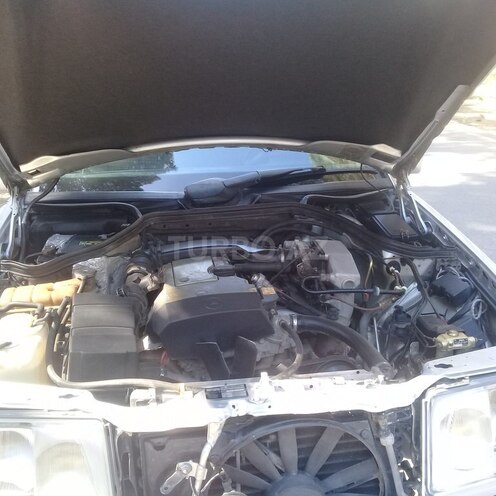 Mercedes E 220 1993, 250,000 km - 2.2 l - Sumqayıt