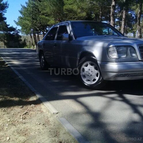 Mercedes E 220 1993, 250,000 km - 2.2 l - Sumqayıt
