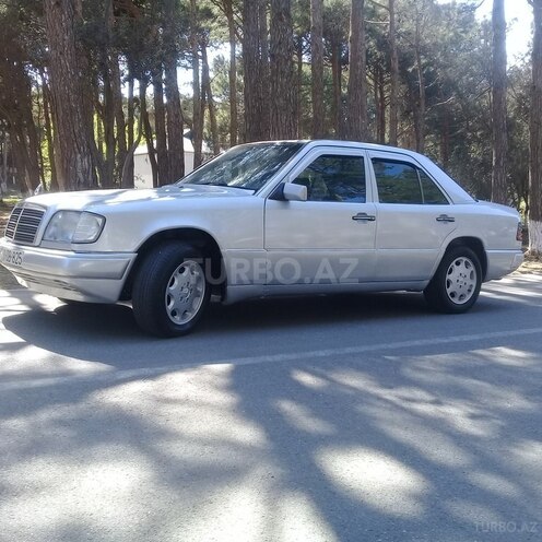 Mercedes E 220 1993, 250,000 km - 2.2 l - Sumqayıt