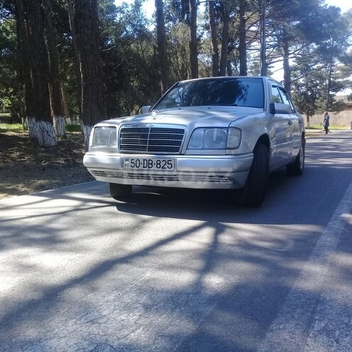 Mercedes E 220 1993, 250,000 km - 2.2 l - Sumqayıt