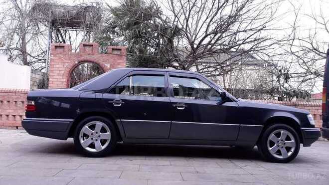 Mercedes E 200 1994, 318,136 km - 2.2 l - Bakı
