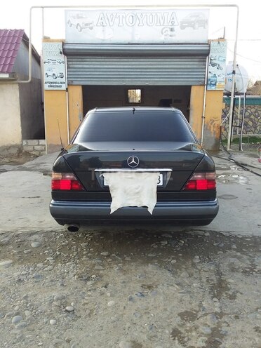 Mercedes E 200 1994, 318,136 km - 2.2 l - Bakı
