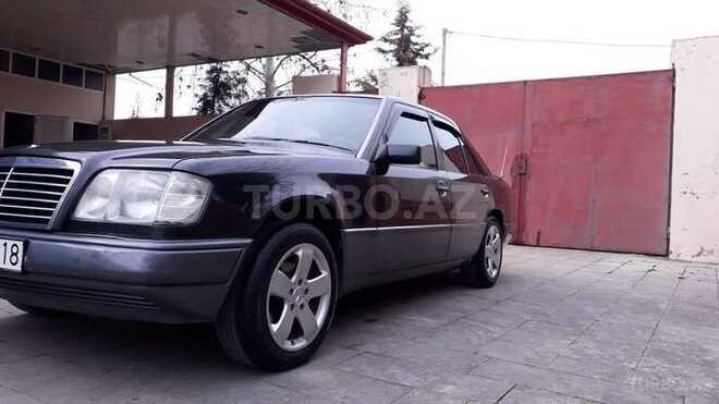 Mercedes E 200 1994, 318,136 km - 2.2 l - Bakı