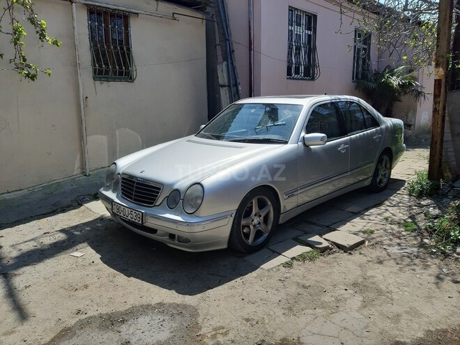 Mercedes E 240 2001, 218,325 km - 2.6 l - Bakı