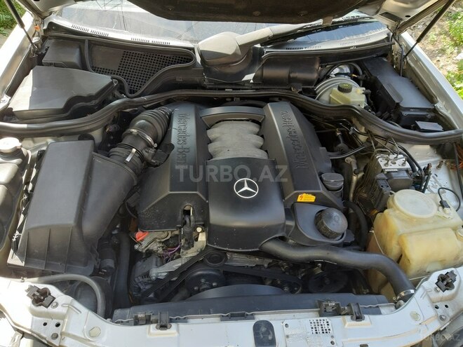Mercedes E 240 2001, 218,325 km - 2.6 l - Bakı
