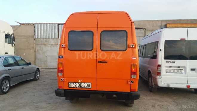 Mercedes 208 D 1994, 145,399 km - 2.8 л - Sumqayıt
