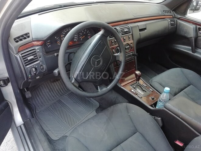 Mercedes E 280 1996, 366,800 km - 2.8 л - Bakı
