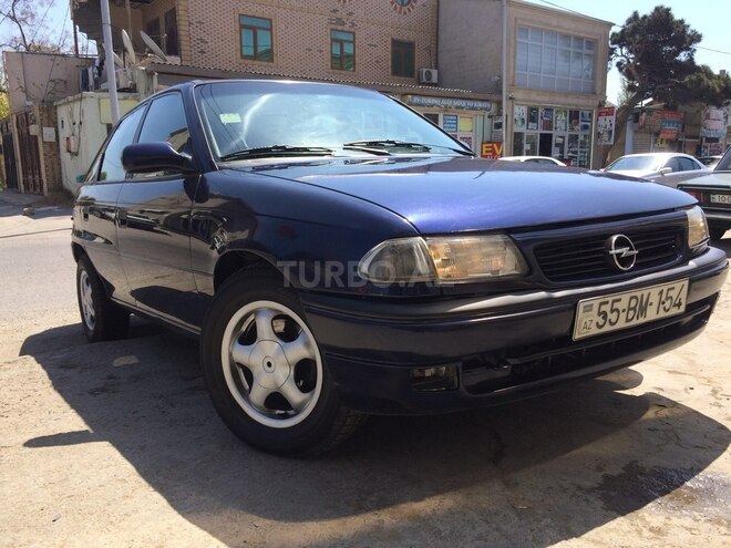 Opel Astra 1995, 290,000 km - 2.0 l - Bakı