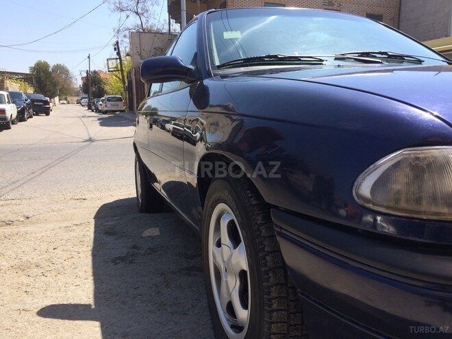Opel Astra 1995, 290,000 km - 2.0 l - Bakı