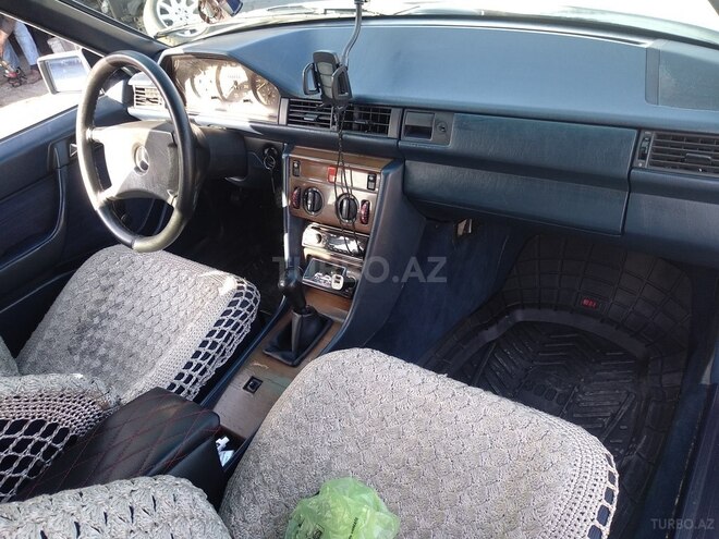 Mercedes E 200 1989, 24,000 km - 2.2 l - Bakı
