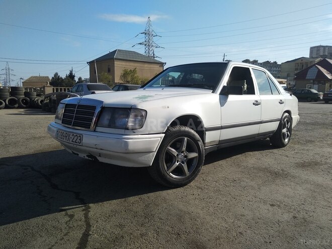Mercedes E 200 1989, 24,000 km - 2.2 l - Bakı