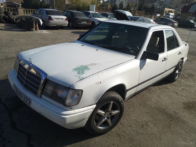 Mercedes E 200 1989, 24,000 km - 2.2 l - Bakı